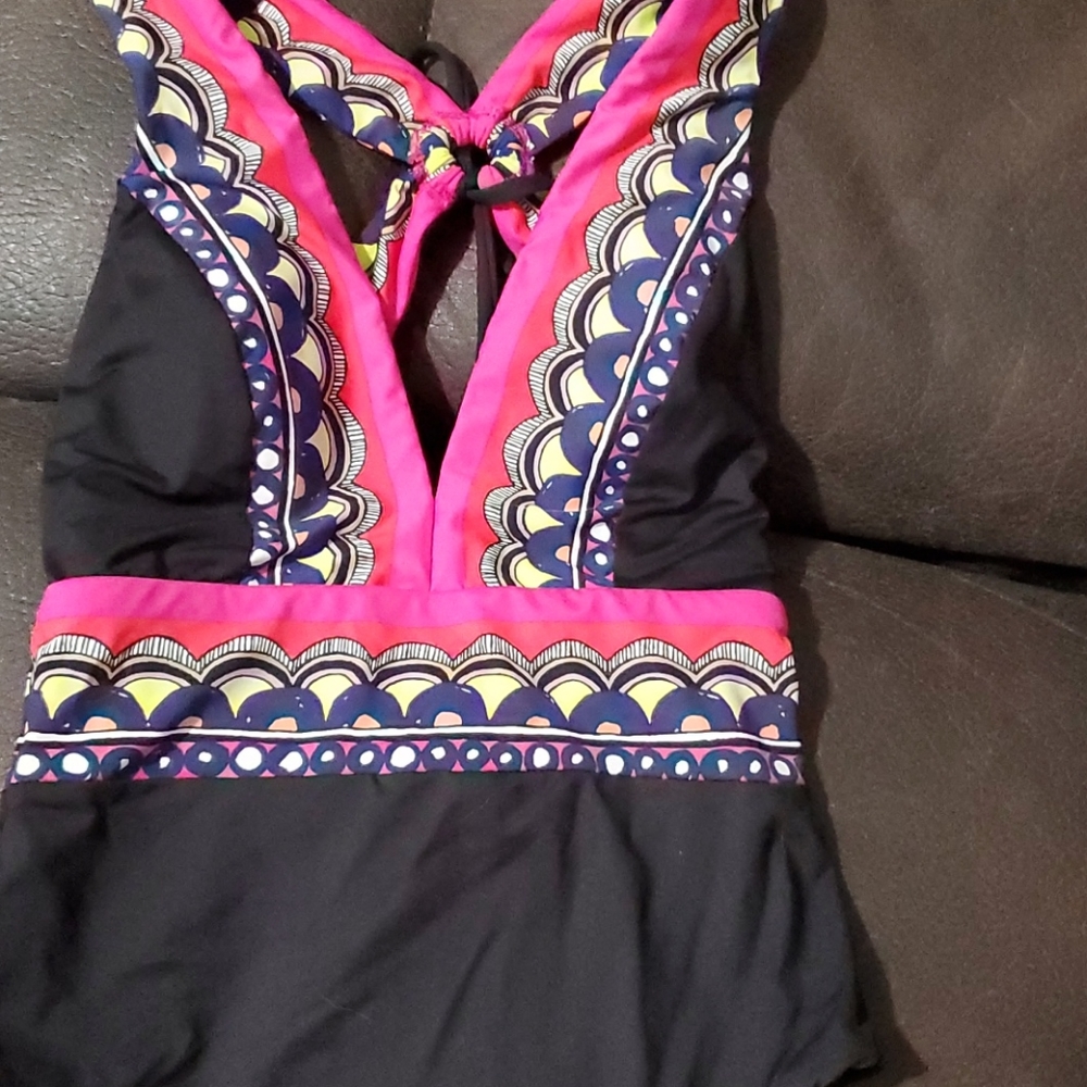 NWOT Trina Turk Tanzania Scarf Plunge One Piece - Picture 2 of 4